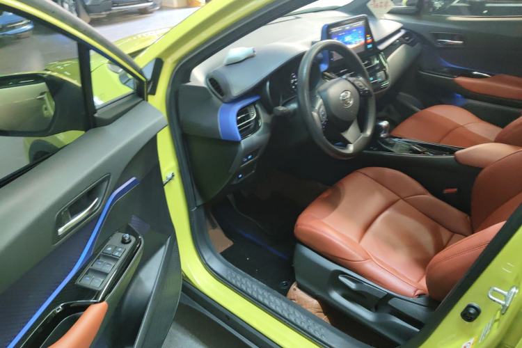 Used Toyota C-HR 2018 2.0L Leading with Sunroof China V Standard Driver Seat