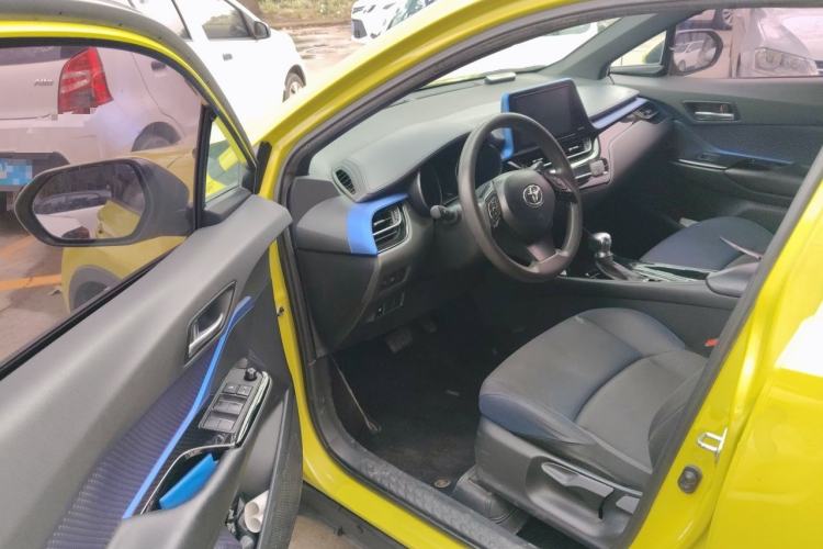 Used Toyota C-HR 2018 2.0L Leading Edition China VI Driver Seat