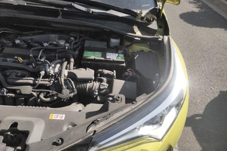 Used Toyota C-HR 2018 2.0L Leading Edition China V-standard Engine Bay Left