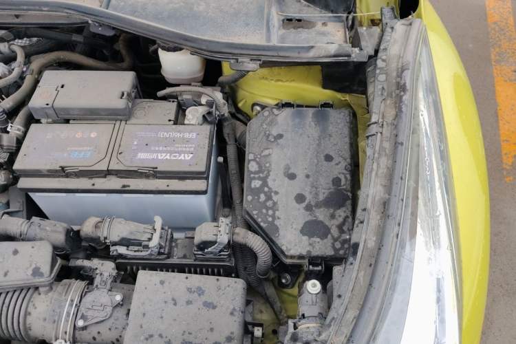 Used Toyota C-HR 2018 2.0L Leading Edition China VI Engine Bay Left