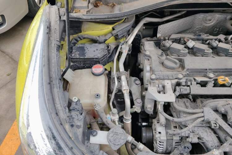 Used Toyota C-HR 2018 2.0L Leading Edition China VI Engine Bay Right