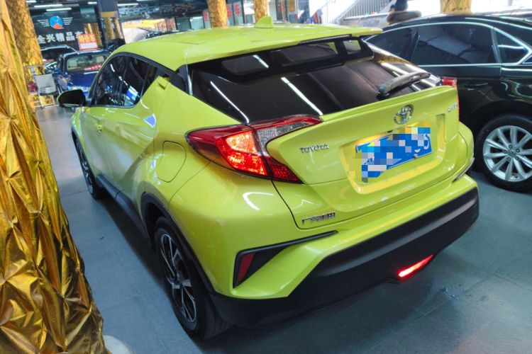 Used Toyota C-HR 2018 2.0L Leading with Sunroof China V Standard Exterior 2