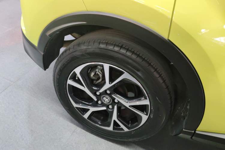 Used Toyota C-HR 2018 2.0L Leading with Sunroof China V Standard Exterior 5