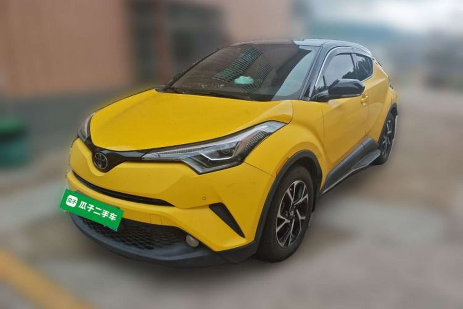 Used Toyota C-HR 2018 2.0L Luxury Sunroof Version China V Emission Standard Front Left 45 Deg