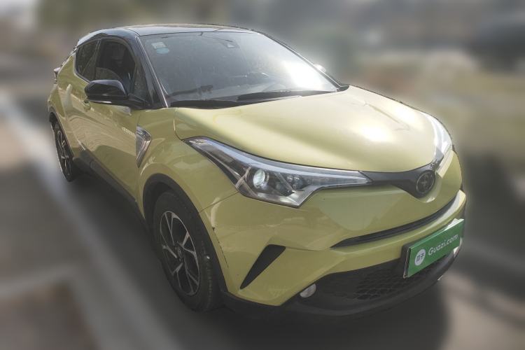 Used Toyota C-HR 2018 2.0L Leading Edition China V-standard Front Right 45 Deg