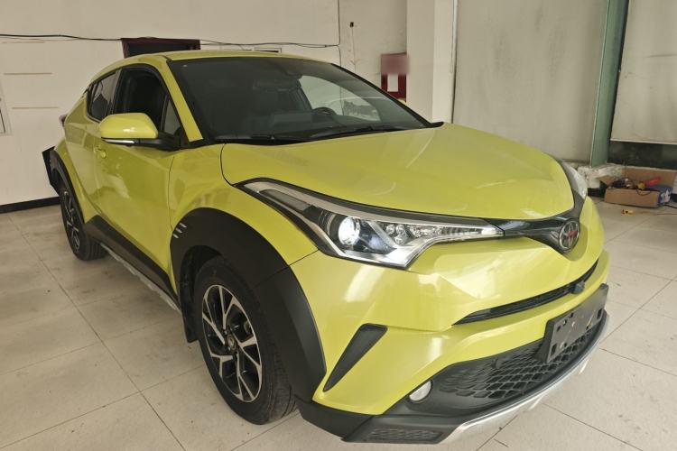 Used Toyota C-HR 2018 2.0L Coolway Leading Edition China V Standard Front Right 45 Deg