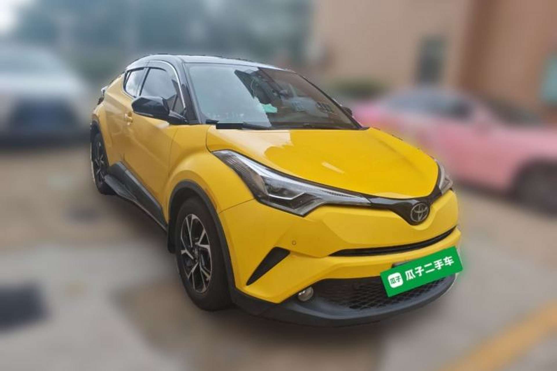 Used Toyota C-HR 2018 2.0L Luxury Sunroof Version China V Emission Standard Front Right 45 Deg