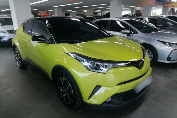 Used Toyota C-HR 2018 2.0L Leading Edition China VI Front Right 45 Deg