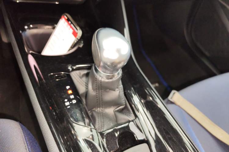 Used Toyota C-HR 2018 2.0L Leading Edition China VI Gear Lever