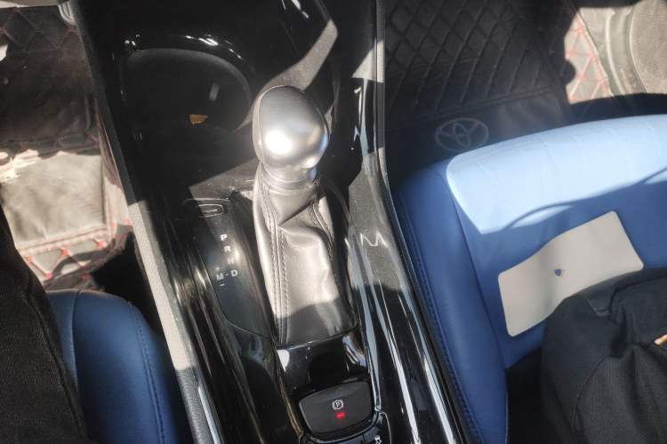 Used Toyota C-HR 2018 2.0L Leading Edition China V-standard Gear Lever