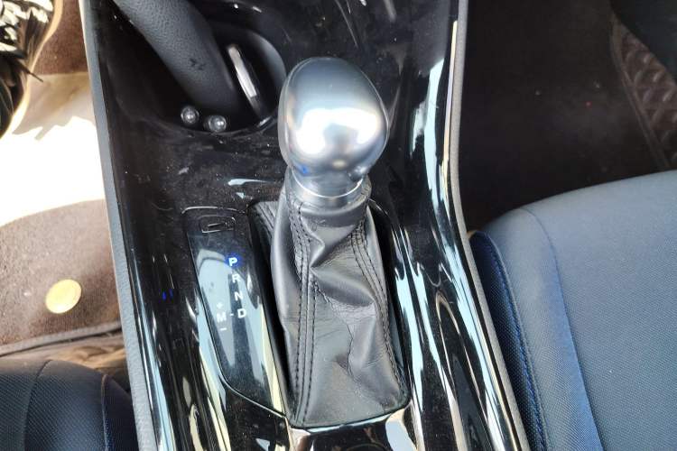 Used Toyota C-HR 2018 2.0L Leading with Sunroof China V Standard Gear Lever