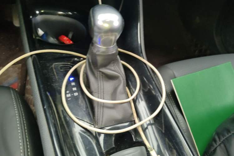 Used Toyota C-HR 2018 2.0L Leading with Sunroof China V Standard Gear Lever