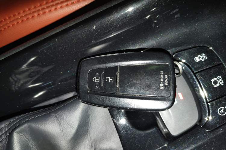 Used Toyota C-HR 2018 2.0L Leading with Sunroof China V Standard Interior 1