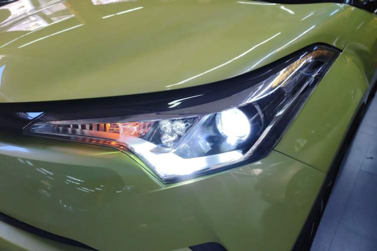 Used Toyota C-HR 2018 2.0L Leading with Sunroof China V Standard Left Front Headlight