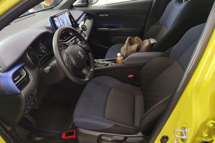 Used Toyota C-HR 2018 2.0L Leading Edition China VI Left Front Seat
