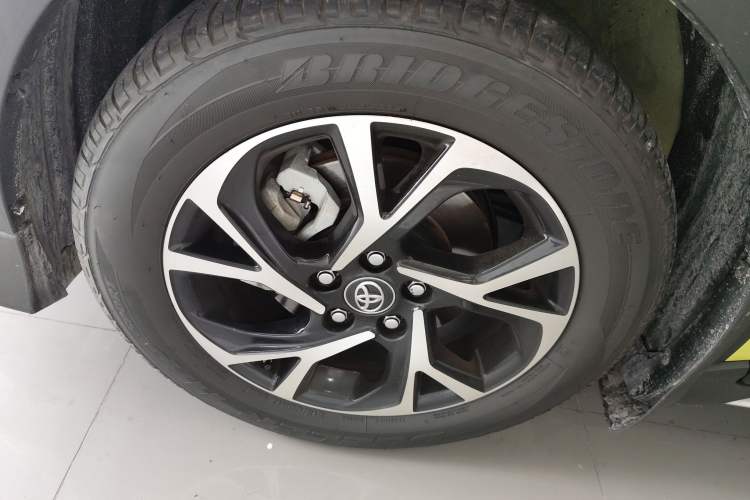 Used Toyota C-HR 2018 2.0L Leading Edition China VI Left Front Wheel Hub