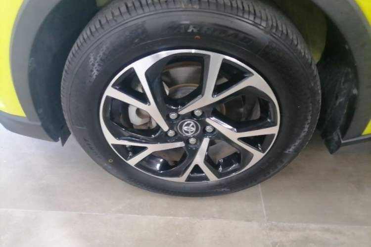 Used Toyota C-HR 2018 2.0L Leading Edition China VI Left Front Wheel Hub