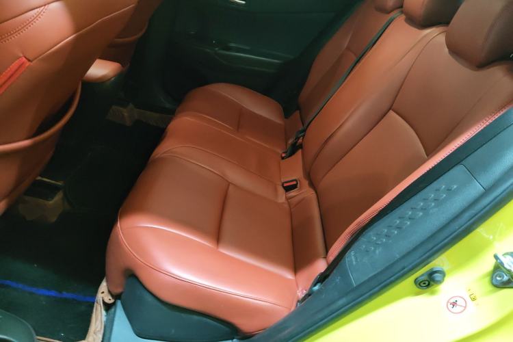 Used Toyota C-HR 2018 2.0L Leading with Sunroof China V Standard Left Rear Seat