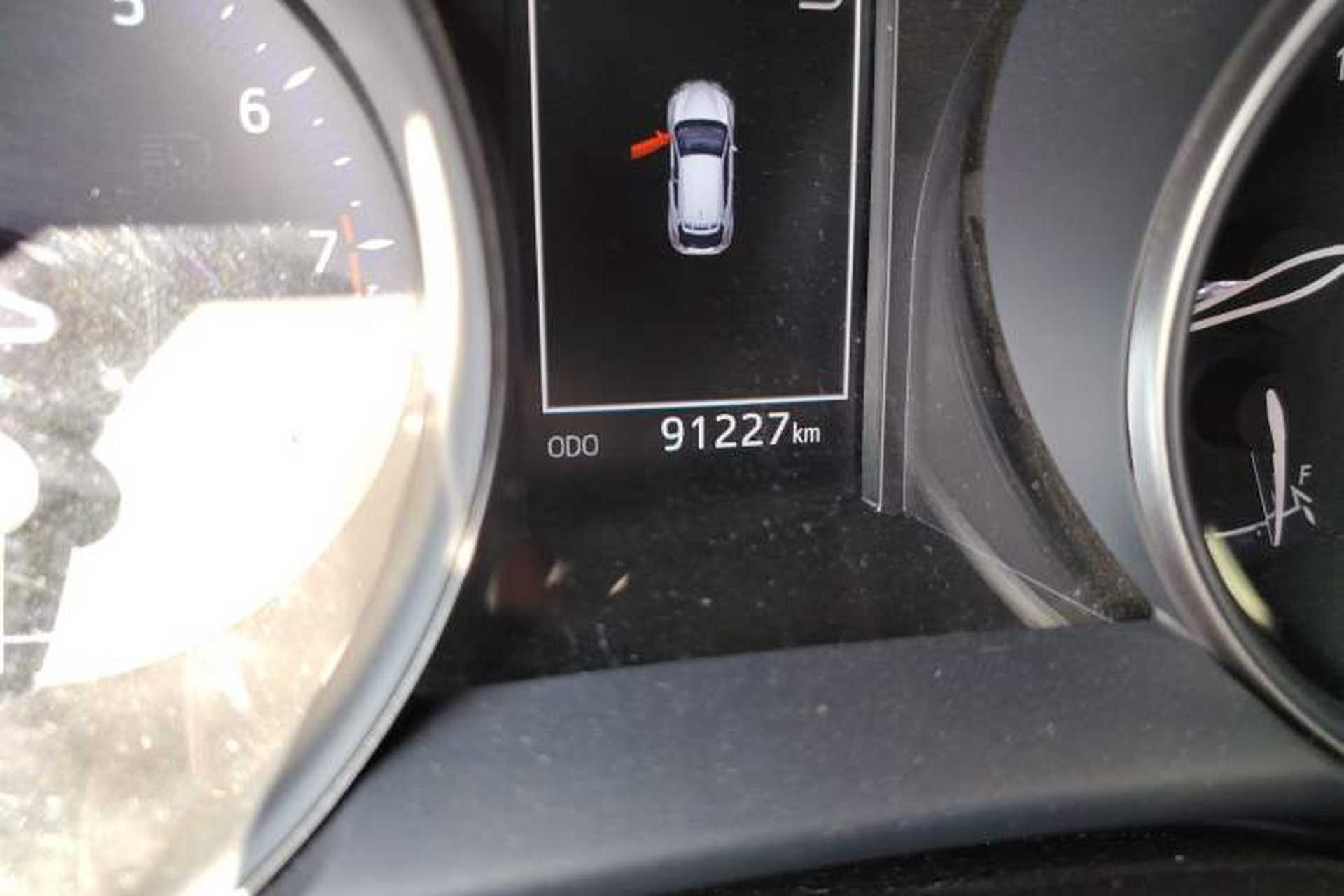 Used Toyota C-HR 2018 2.0L Leading with Sunroof China V Standard Odometer Close Up