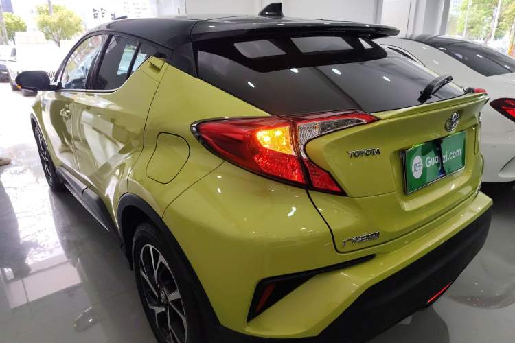 Used Toyota C-HR 2018 2.0L Leading Edition China VI Rear Left 45 Deg