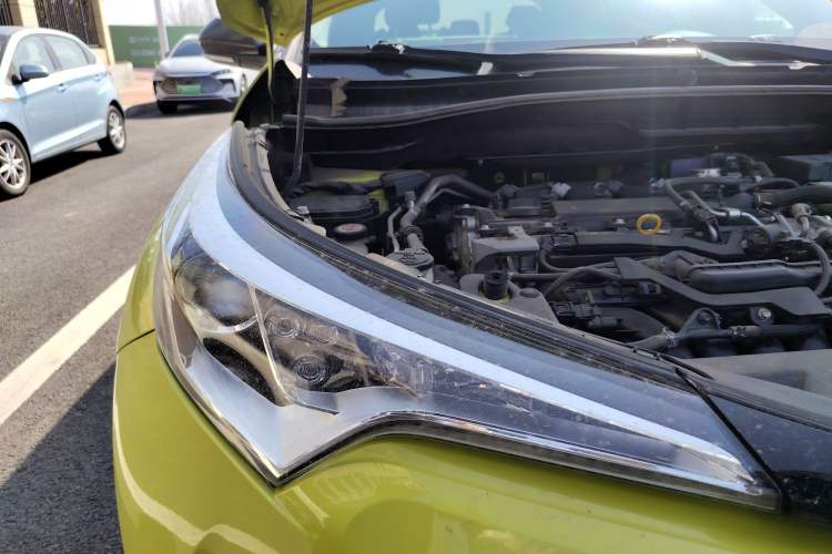 Used Toyota C-HR 2018 2.0L Leading with Sunroof China V Standard Right Front Headlight