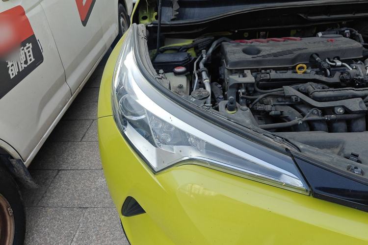 Used Toyota C-HR 2018 2.0L Leading Edition China V-standard Right Front Headlight