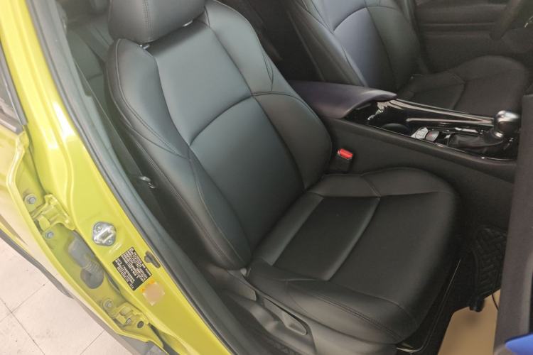 Used Toyota C-HR 2018 2.0L Coolway Leading Edition China V Standard Right Front Seat