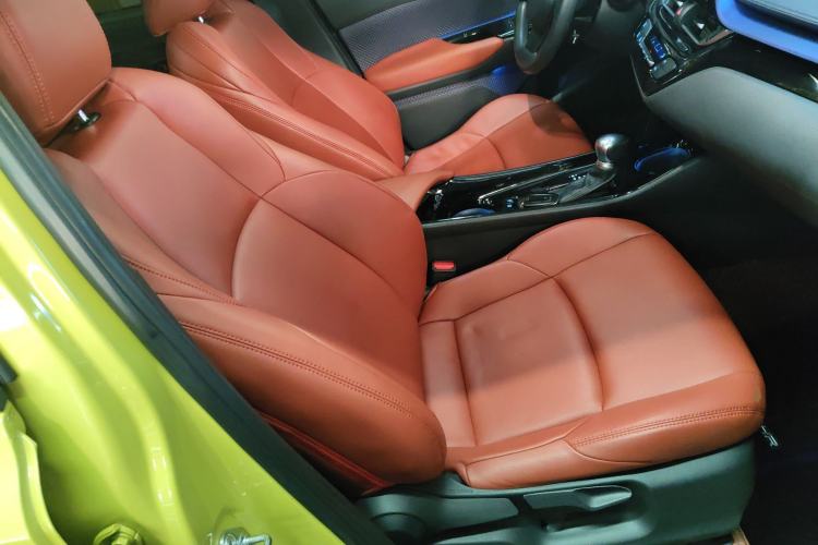 Used Toyota C-HR 2018 2.0L Leading with Sunroof China V Standard Right Front Seat