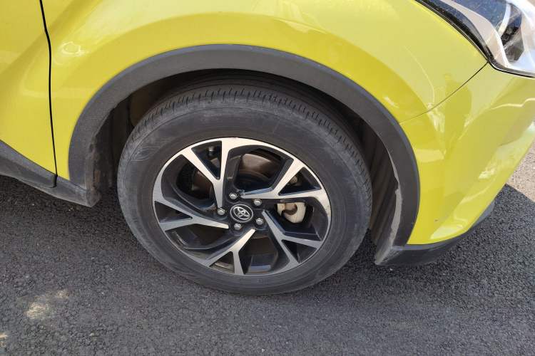 Used Toyota C-HR 2018 2.0L Leading with Sunroof China V Standard Right Front Wheel Hub