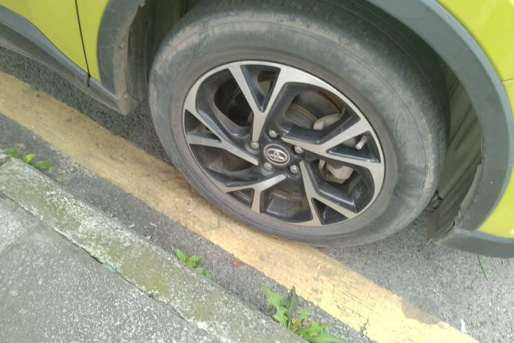 Used Toyota C-HR 2018 2.0L Leading with Sunroof China V Standard Right Front Wheel Hub