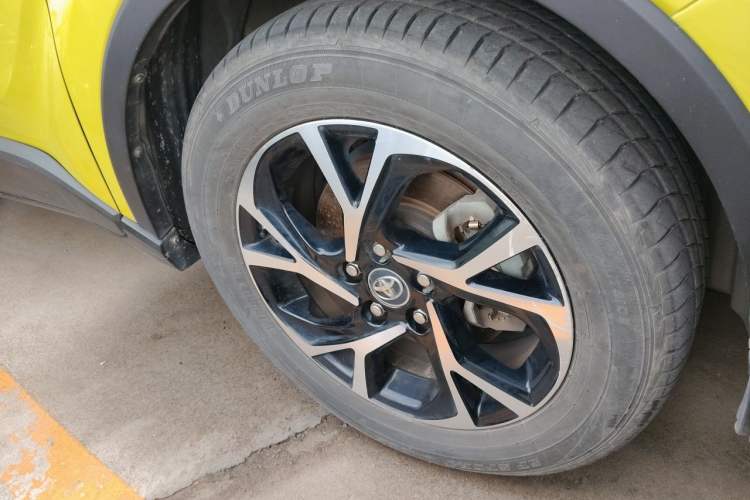 Used Toyota C-HR 2018 2.0L Leading Edition China VI Right Front Wheel Hub