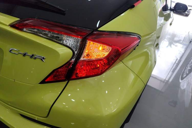 Used Toyota C-HR 2018 2.0L Leading Edition China VI Right Rear Taillight