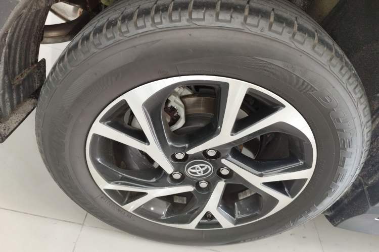 Used Toyota C-HR 2018 2.0L Leading Edition China VI Right Rear Wheel Hub