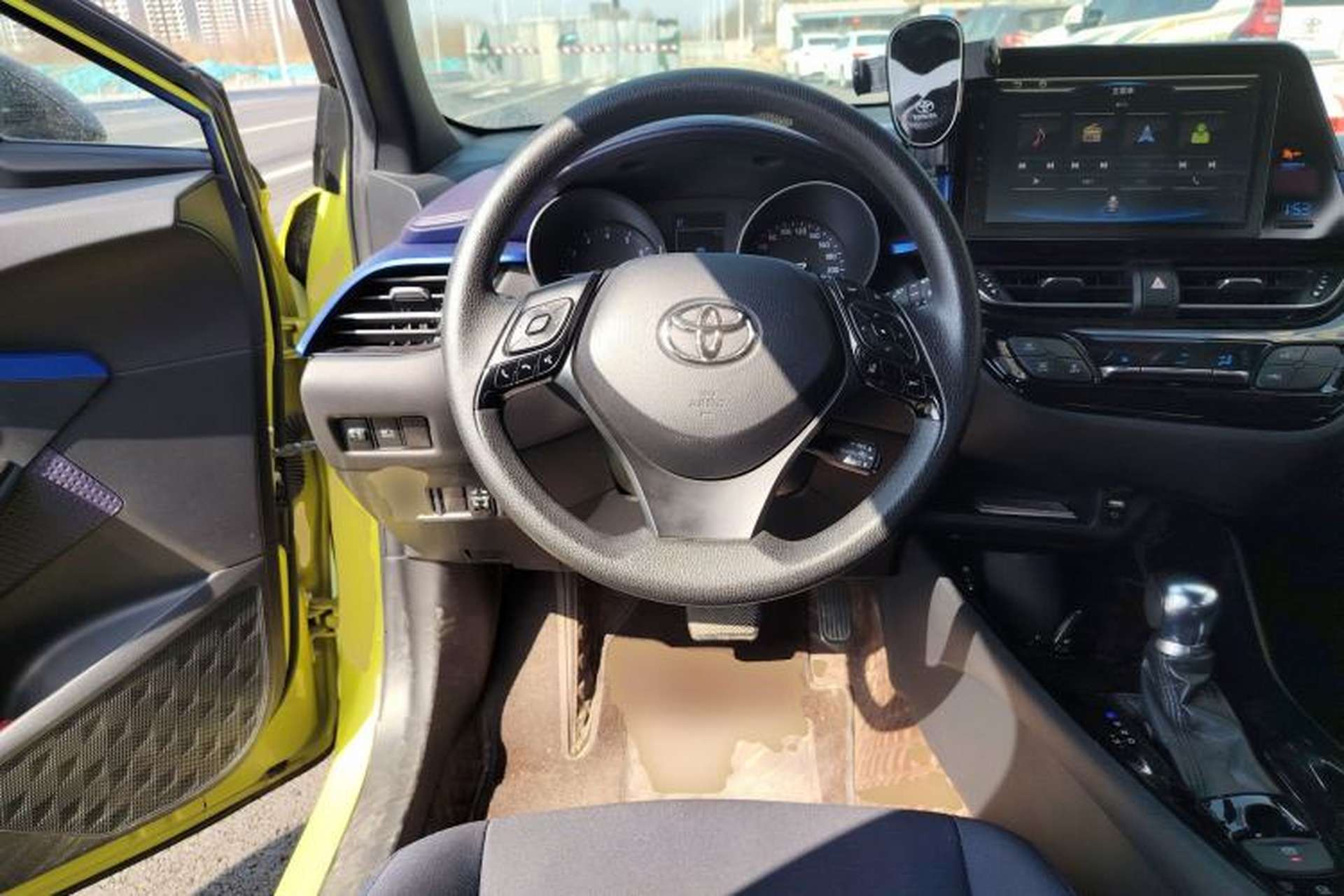 Used Toyota C-HR 2018 2.0L Leading with Sunroof China V Standard Steering Wheel