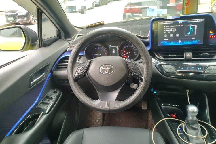 Used Toyota C-HR 2018 2.0L Leading with Sunroof China V Standard Steering Wheel