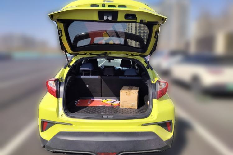 Used Toyota C-HR 2018 2.0L Leading with Sunroof China V Standard Trunk