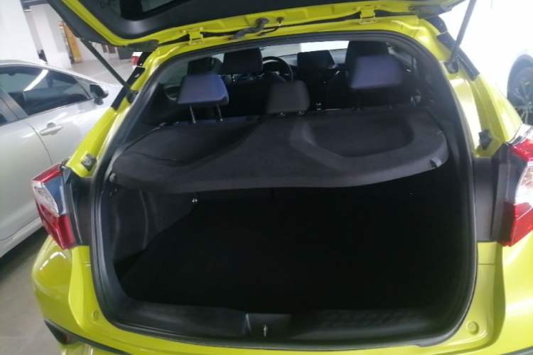 Used Toyota C-HR 2018 2.0L Leading Edition China VI Trunk
