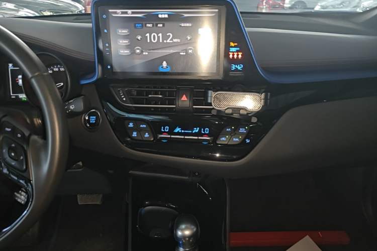 Used Toyota C-HR 2020 2.0L Luxury Edition Audio And AC Panel