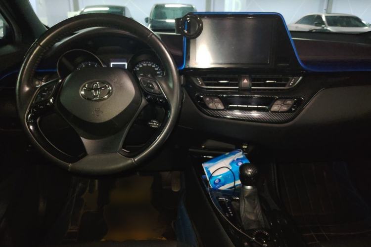 Used Toyota C-HR 2020 2.0L Luxury Edition Center Console