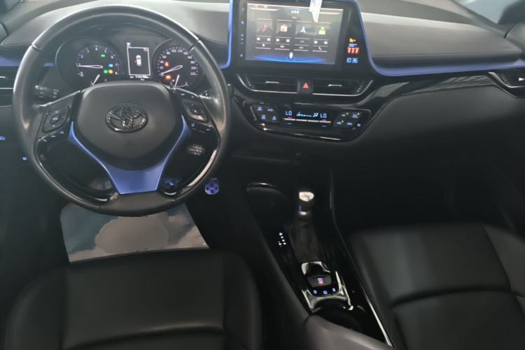Used Toyota C-HR 2020 2.0L Luxury Edition Center Console