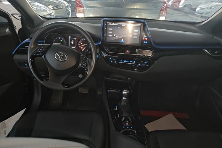 Used Toyota C-HR 2020 2.0L Luxury Edition Center Console