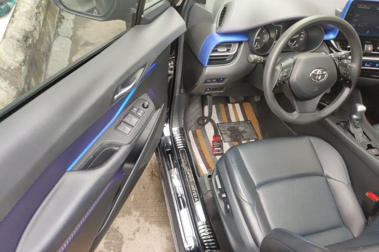 Used Toyota C-HR 2020 2.0L Leading Edition Driver Seat