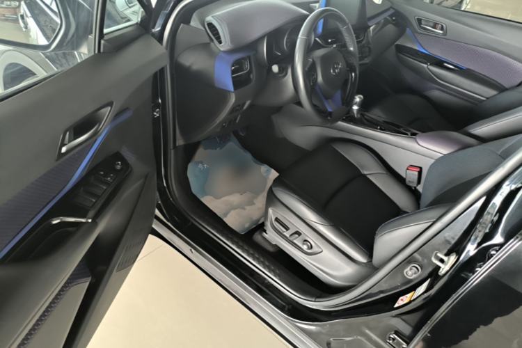 Used Toyota C-HR 2020 2.0L Luxury Edition Driver Seat