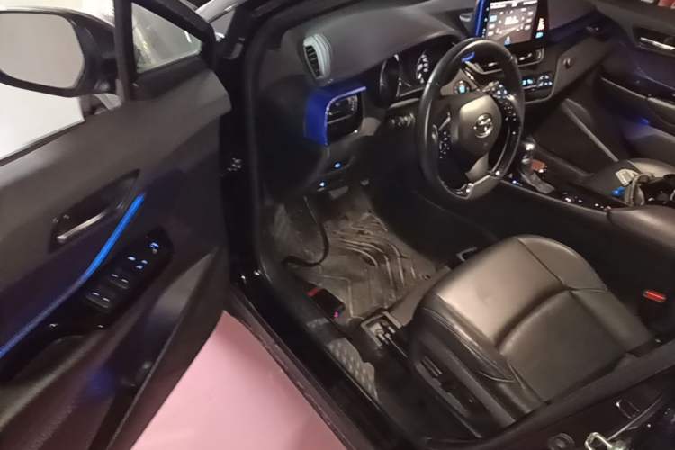 Used Toyota C-HR 2020 2.0L Luxury Edition Driver Seat