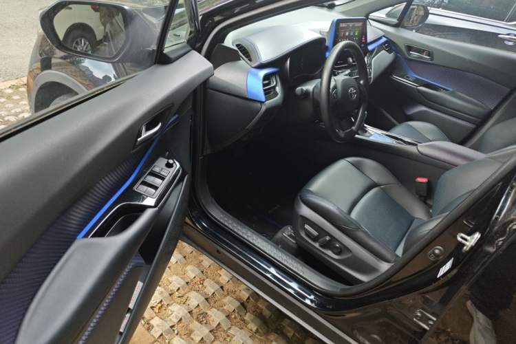 Used Toyota C-HR 2020 2.0L Leading Edition Driver Seat