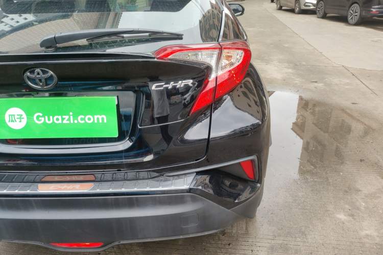 Used Toyota C-HR 2020 2.0L Leading Edition Exterior 3