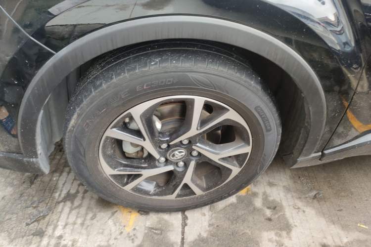 Used Toyota C-HR 2020 2.0L Leading Edition Exterior 4