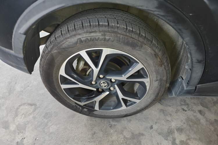 Used Toyota C-HR 2020 2.0L Leading Edition Exterior 8