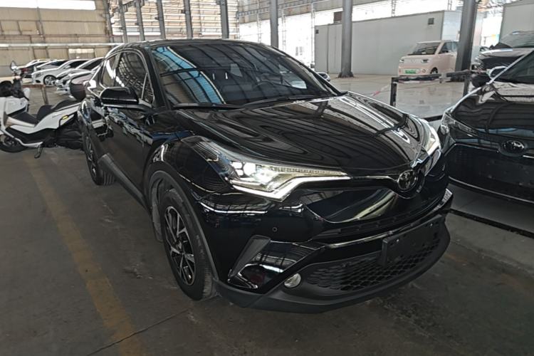 Used Toyota C-HR 2020 2.0L Luxury Edition Front Right 45 Deg