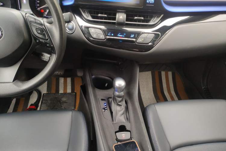 Used Toyota C-HR 2020 2.0L Leading Edition Gear Lever